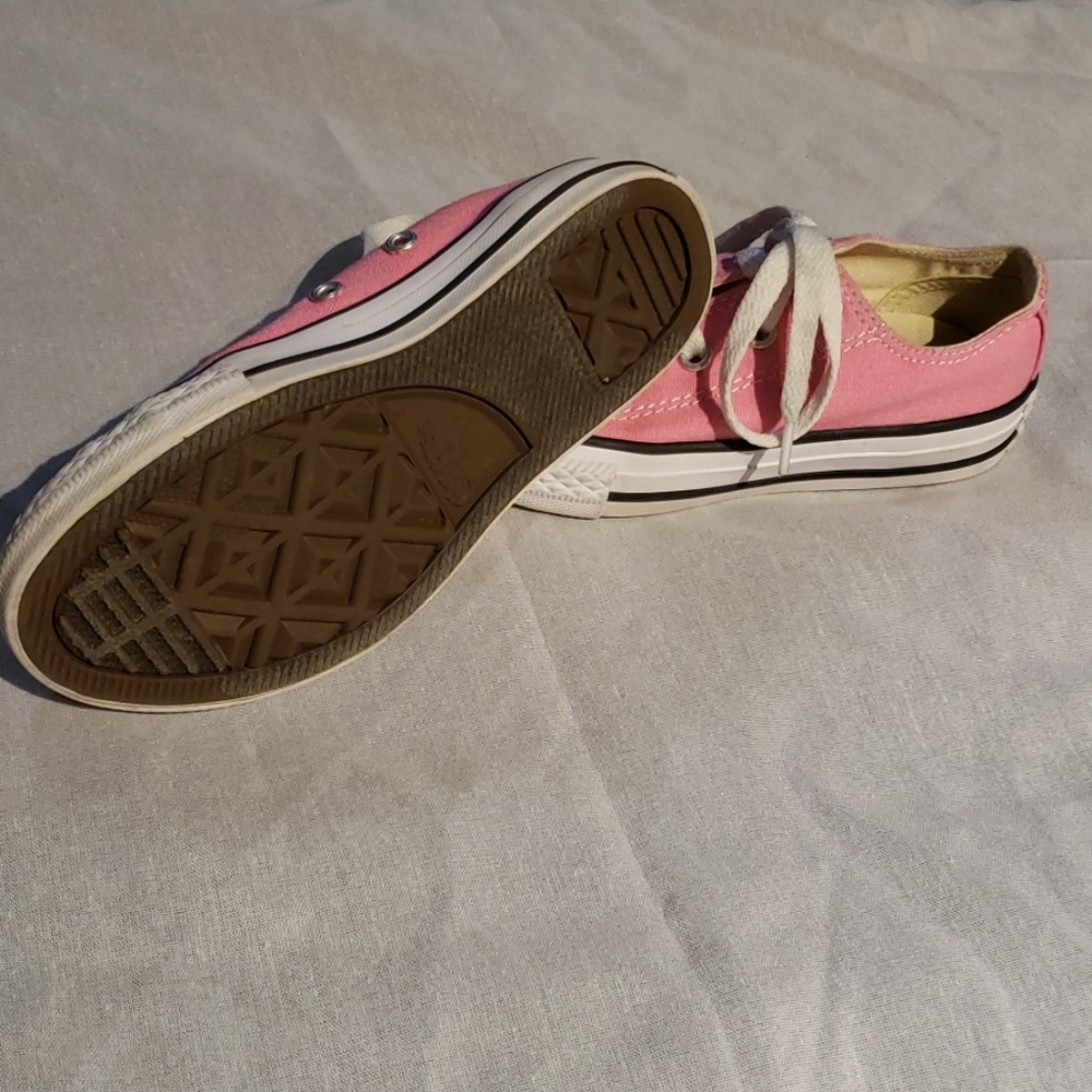 Pink converse